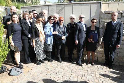 The extended family of Benno Gerson and his late sister Anni Goldberg at the event honoring their wartime rescuers, Joseph and Marie Andries